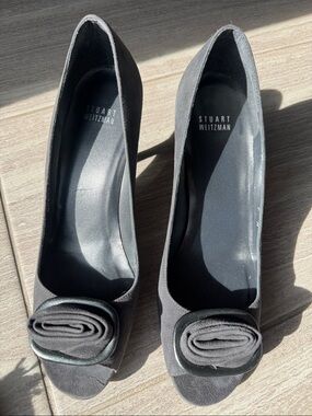 Stuart Weitzman Gray Suede Peep-Toe Pumps with Rosette Detail